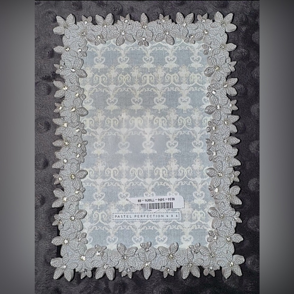 NEW Gray/Blue & Silver 4 x 6 Crystal Embellished Floral Frame